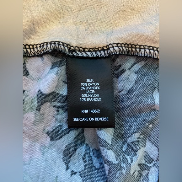 Torrid Super Soft Lace Bell Sleeve Dress; Black Floral; Size 00 (10) - Picture 11 of 11